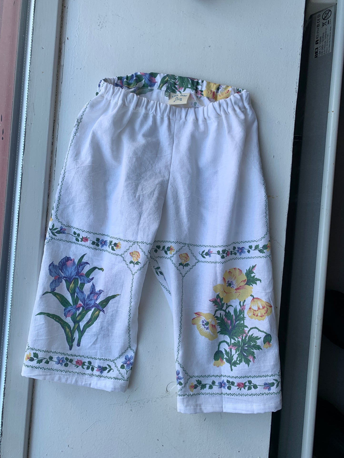 Bukse med blomstermotiv