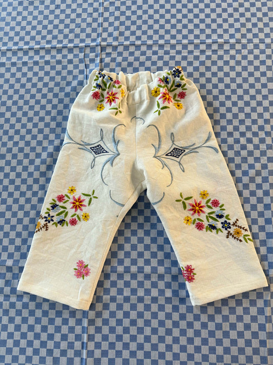 Bukse med broderi